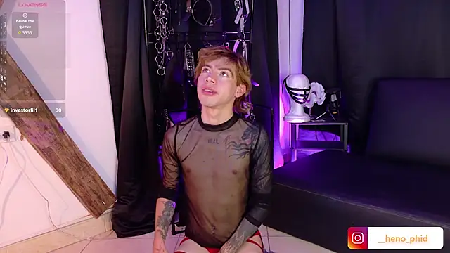 Snapshot of Henophiid chatting on November 9, 2025, 5:55 am Henophiid online show from November 9, 2025, 5:55 am