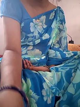 lovelygirl4567 online show from April 13, 2026, 5:33 am