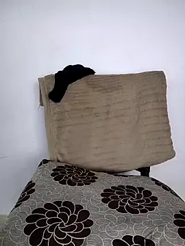 lovelygirl4567 online show from April 1, 2026, 6:37 am