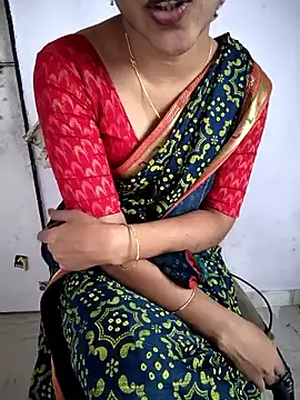 lovelygirl4567 online show from October 28, 2025, 5:29 am