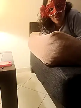 couple-tuga online show from March 1, 2025, 11:15 pm