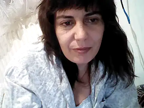 Snapshot of Amalia_Cori chatting on February 18, 2025, 9:20 pm Amalia Cori online show from February 18, 2025, 9:20 pm