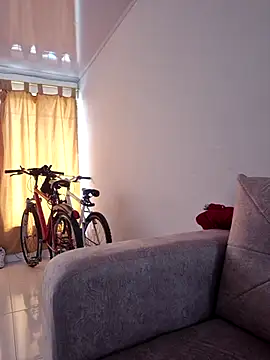 PaulaOrtiz 1 online show from December 22, 2025, 4:40 pm