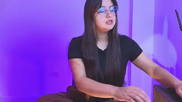 Snapshot of Gretta_Hot chatting on November 5, 2025, 4:32 pm Gretta Hot online show from November 5, 2025, 4:32 pm