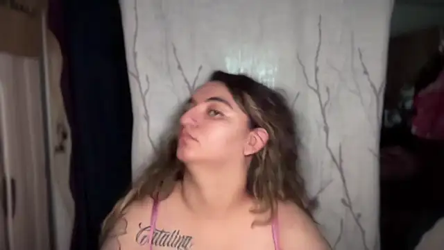 Snapshot of mamifresita chatting on November 22, 2025, 12:10 am mamifresita online show from November 22, 2025, 12:10 am