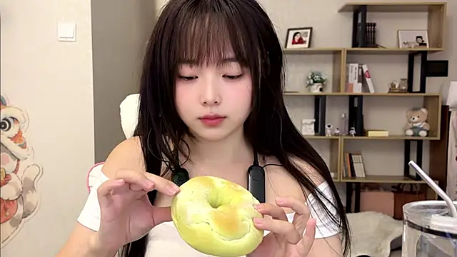 Chenjing0 online show from October 21, 2025, 2:55 am