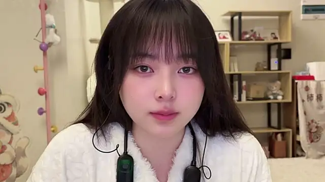 Chenjing0 online show from February 11, 2026, 1:00 pm