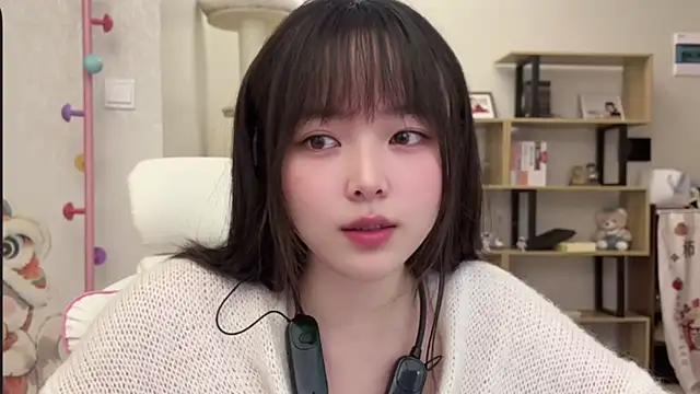 Chenjing0 online show from November 19, 2025, 3:23 pm