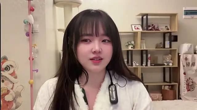 Chenjing0 online show from January 6, 2026, 12:09 pm