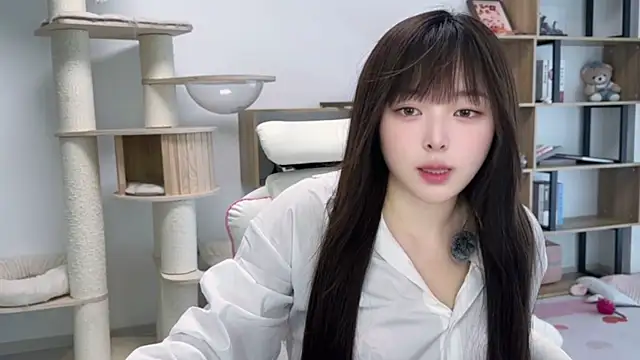 Chenjing0 online show from May 17, 2026, 7:52 am