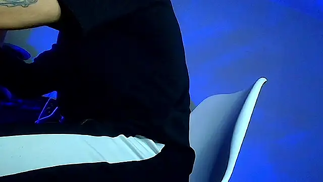 Snapshot of XanderCage99 chatting on February 10, 2026, 2:27 pm XanderCage99 online show from February 10, 2026, 2:27 pm