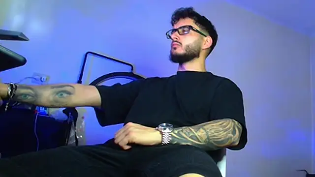Snapshot of XanderCage99 chatting on June 3, 2026, 9:32 am XanderCage99 online show from June 3, 2026, 9:32 am