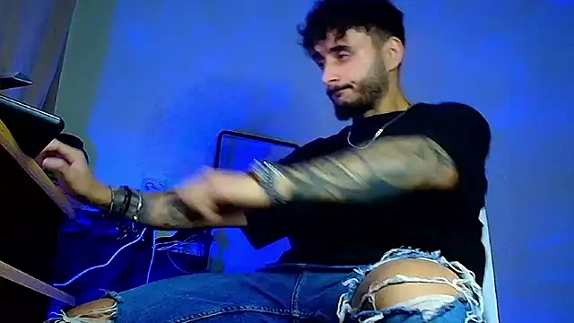 Snapshot of XanderCage99 chatting on February 24, 2026, 4:02 am XanderCage99 online show from February 24, 2026, 4:02 am