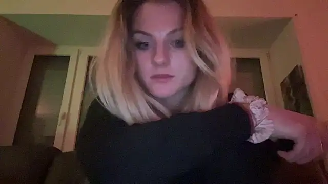 Snapshot of HotGermanGirl97 chatting on January 14, 2025, 8:26 pm HotGermanGirl97 online show from January 14, 2025, 8:26 pm