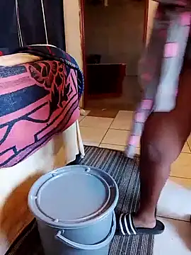 KMbesxxx online show from September 17, 2025, 5:20 am