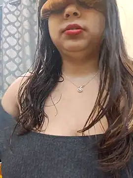 Snapshot of shreya1765 chatting on February 10, 2026, 3:27 am shreya1765 online show from February 10, 2026, 3:27 am