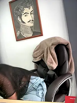 BELLA--26 online show from November 30, 2025, 1:34 pm