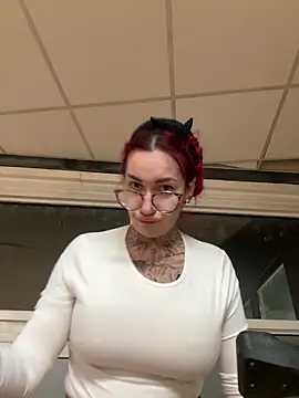 Mia-Fuchs online show from March 1, 2026, 7:58 pm