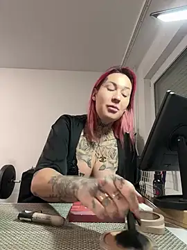 Mia-Fuchs online show from February 17, 2025, 5:14 am