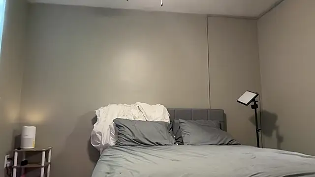 Snapshot of stormyyywinter chatting on April 14, 2026, 11:59 am stormyyywinter online show from April 14, 2026, 11:59 am