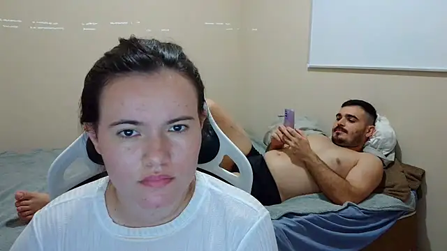 camillebr online show from March 22, 2025, 6:47 pm