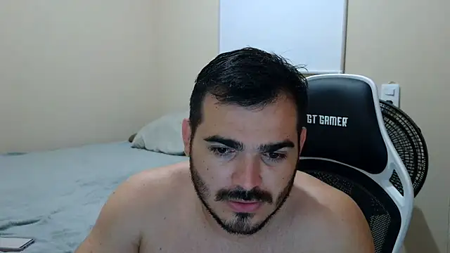 camillebr online show from March 12, 2025, 11:01 pm