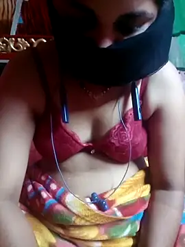 YourHotRandi online show from October 3, 2025, 6:31 pm