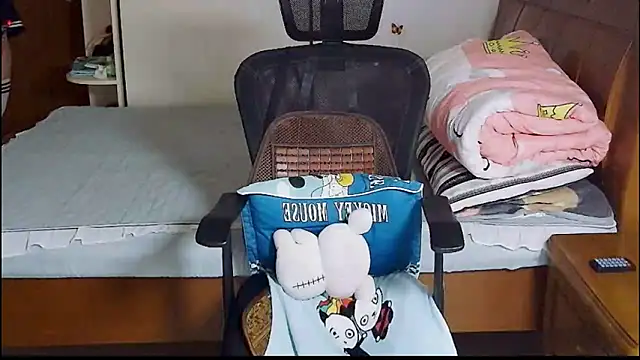 Strawberry baby online show from December 19, 2025, 2:48 am