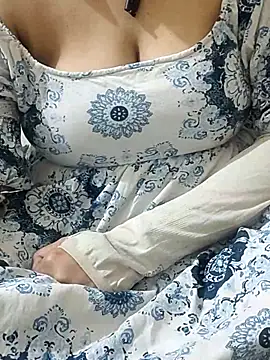 Snapshot of mallupriyapriya chatting on January 18, 2026, 9:51 pm mallupriyapriya online show from January 18, 2026, 9:51 pm