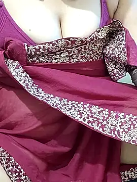 Snapshot of mallupriyapriya chatting on February 13, 2026, 7:30 am mallupriyapriya online show from February 13, 2026, 7:30 am