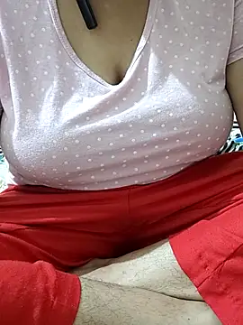 Snapshot of mallupriyapriya chatting on November 20, 2025, 9:47 pm mallupriyapriya online show from November 20, 2025, 9:47 pm