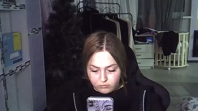 Snapshot of Emilie_Kitty chatting on January 5, 2025, 3:55 pm Emilie Kitty online show from January 5, 2025, 3:55 pm