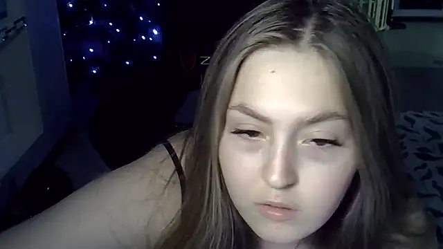 Snapshot of Emilie_Kitty chatting on January 2, 2025, 7:29 pm Emilie Kitty online show from January 2, 2025, 7:29 pm