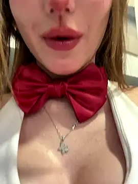 Maddy Jones online show from November 1, 2025, 12:39 am