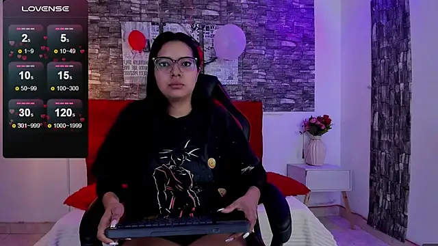 Snapshot of Emily_sc chatting on February 15, 2025, 12:33 pm Emily sc online show from February 15, 2025, 12:33 pm