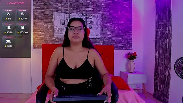 Snapshot of Emily_sc chatting on March 22, 2025, 12:25 pm Emily sc online show from March 22, 2025, 12:25 pm