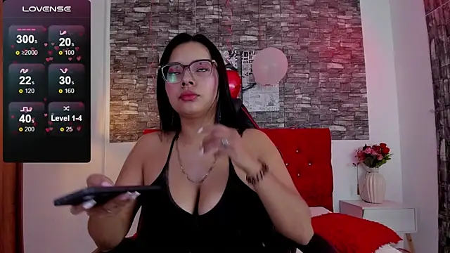 Snapshot of Emily_sc chatting on February 14, 2025, 1:18 pm Emily sc online show from February 14, 2025, 1:18 pm