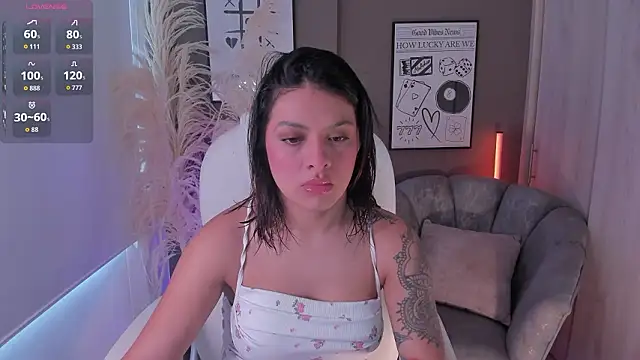 NiiaEvanss online show from February 28, 2026, 3:33 pm