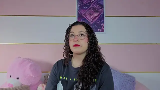 Charlotte  Miller online show from December 15, 2025, 12:00 pm