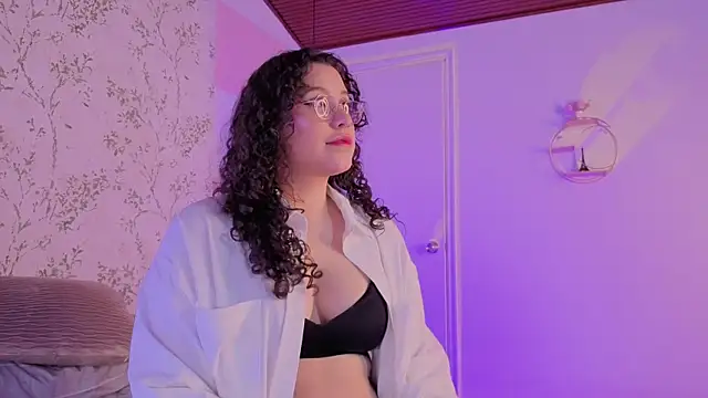 Charlotte  Miller online show from April 1, 2026, 1:41 pm