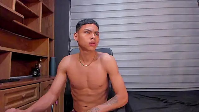 adam piarse01 online show from March 15, 2025, 12:47 am