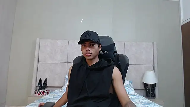 adam piarse01 online show from July 31, 2026, 2:00 am