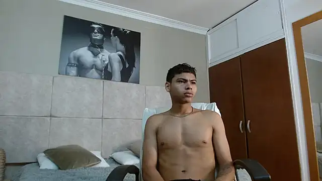 adam piarse01 online show from September 19, 2025, 3:54 am