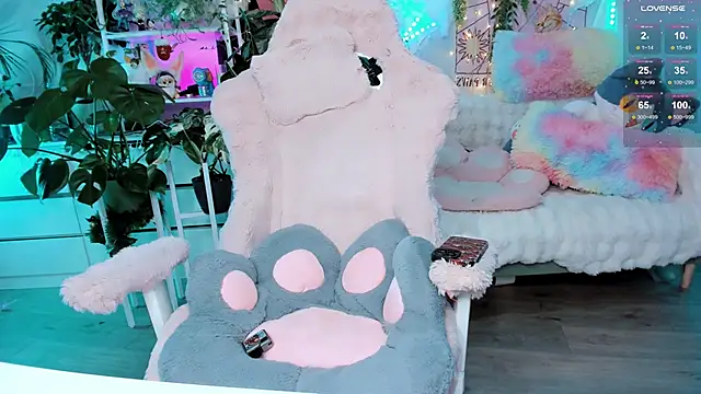 cutelittlepuff online show from February 19, 2025, 7:59 pm