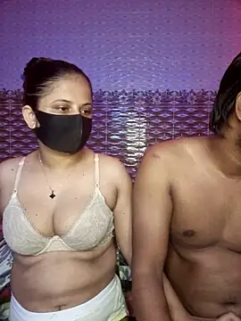 Hot Nila online show from May 18, 2026, 2:44 am