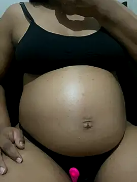 Snapshot of Mariaapimentinha chatting on October 6, 2025, 12:45 am Mariaapimentinha online show from October 6, 2025, 12:45 am