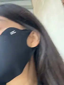 SSSniang- online show from April 18, 2026, 12:13 am