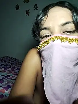 lucianamorales online show from March 18, 2025, 3:23 am