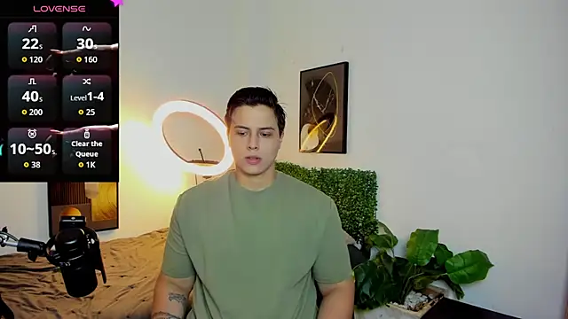 Snapshot of Thom_Ohtani chatting on February 25, 2026, 9:25 pm Thom Ohtani online show from February 25, 2026, 9:25 pm