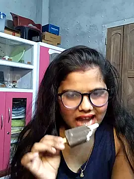 Snapshot of nikitacute23 chatting on March 7, 2025, 6:02 am nikitacute23 online show from March 7, 2025, 6:02 am